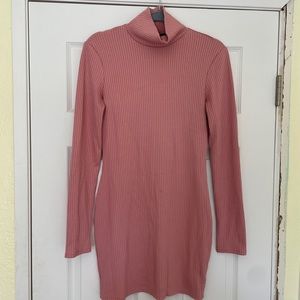 Pink Mock Neck Ribbed Minidress 💕🌷